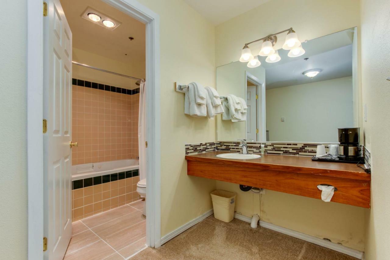 Sandstone Point Hotel Lincoln City Habitación foto