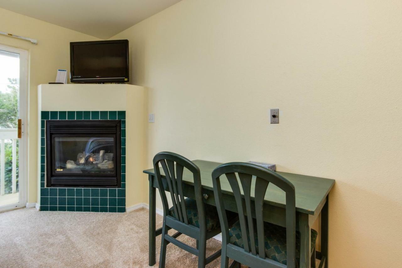 Sandstone Point Hotel Lincoln City Habitación foto